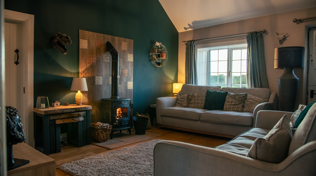 Luxury Irish Cottage: 3 Large Bedrooms, 6 Adults