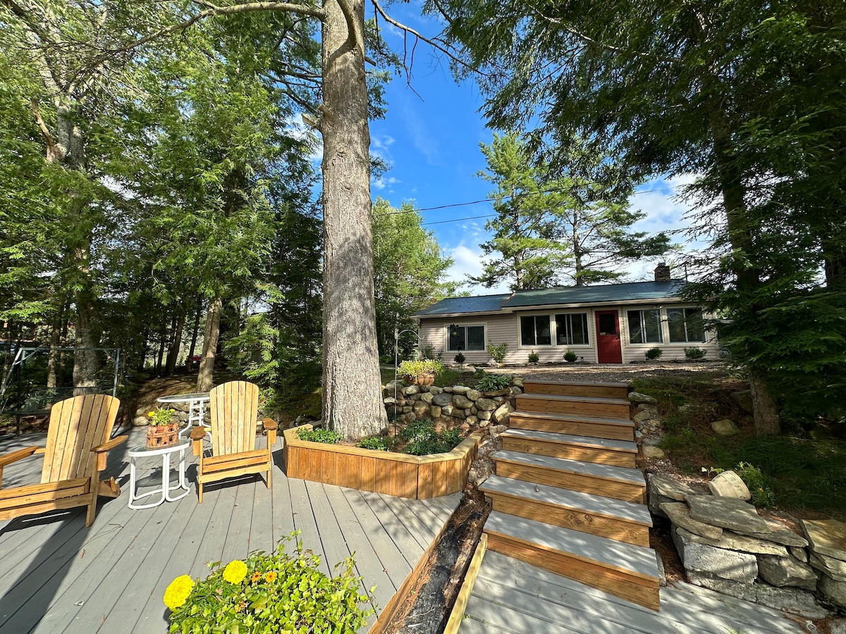 Private Waterfront Cottage on Caroga Lake