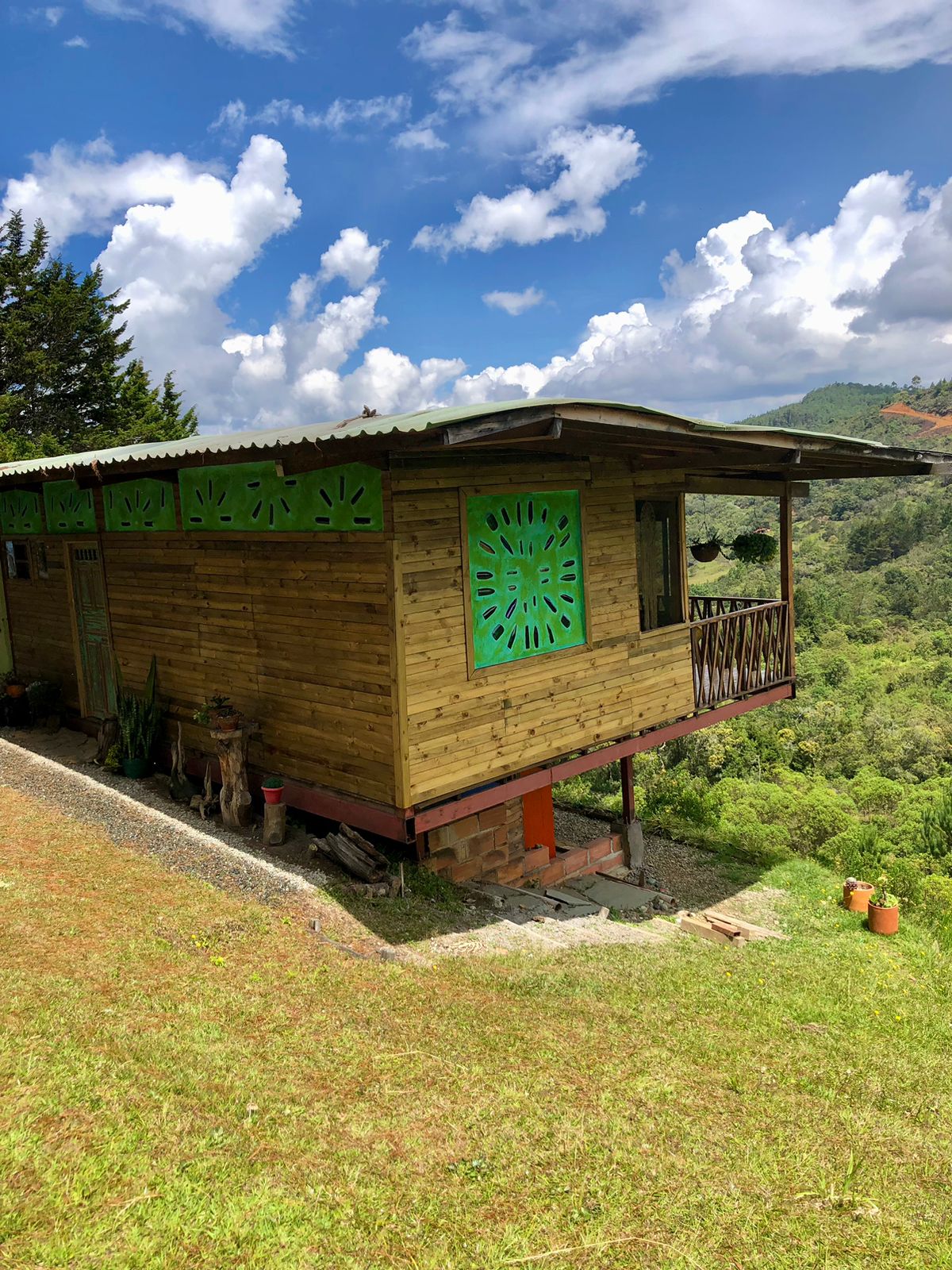 Cabaña de montaña. Detalles únicos. Hermosa vista