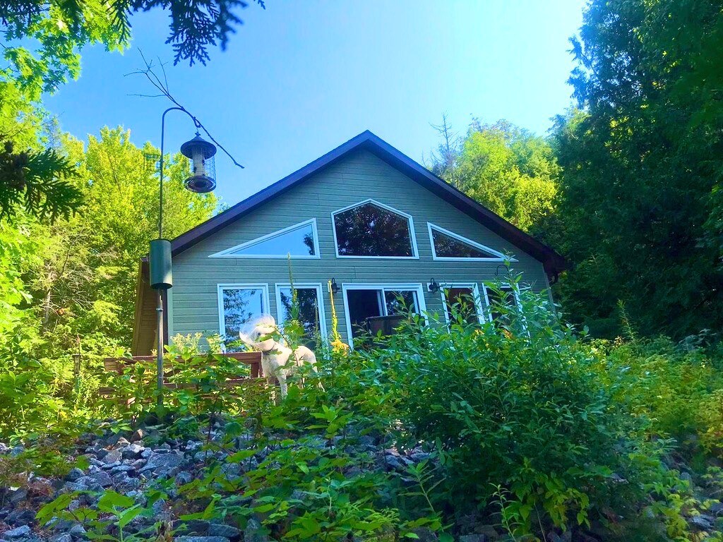 Private Lakefront Cottage