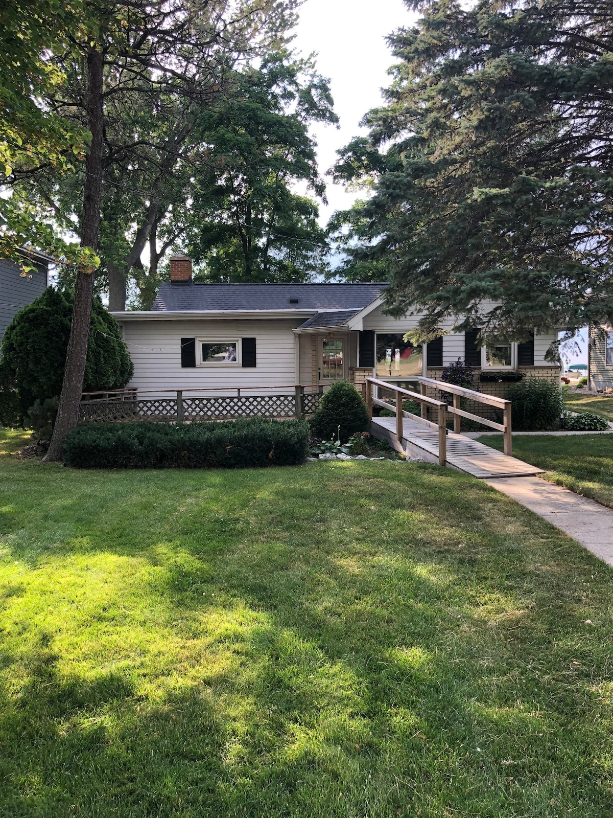 Sunset Cottage on Lake Winnebago