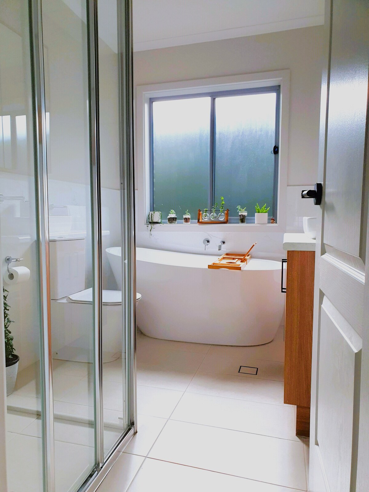 Private modern room with dedicated bathroom