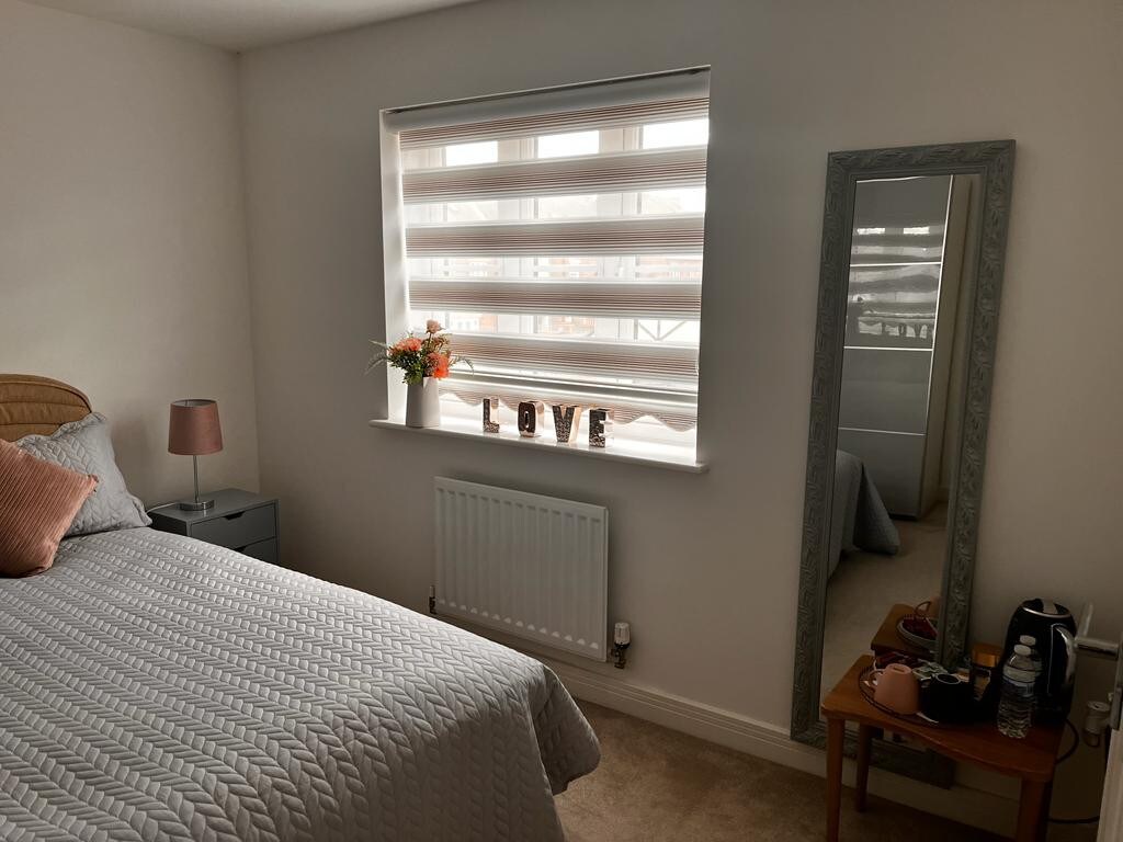 Double Room in Family Home Breakfast in Bicester