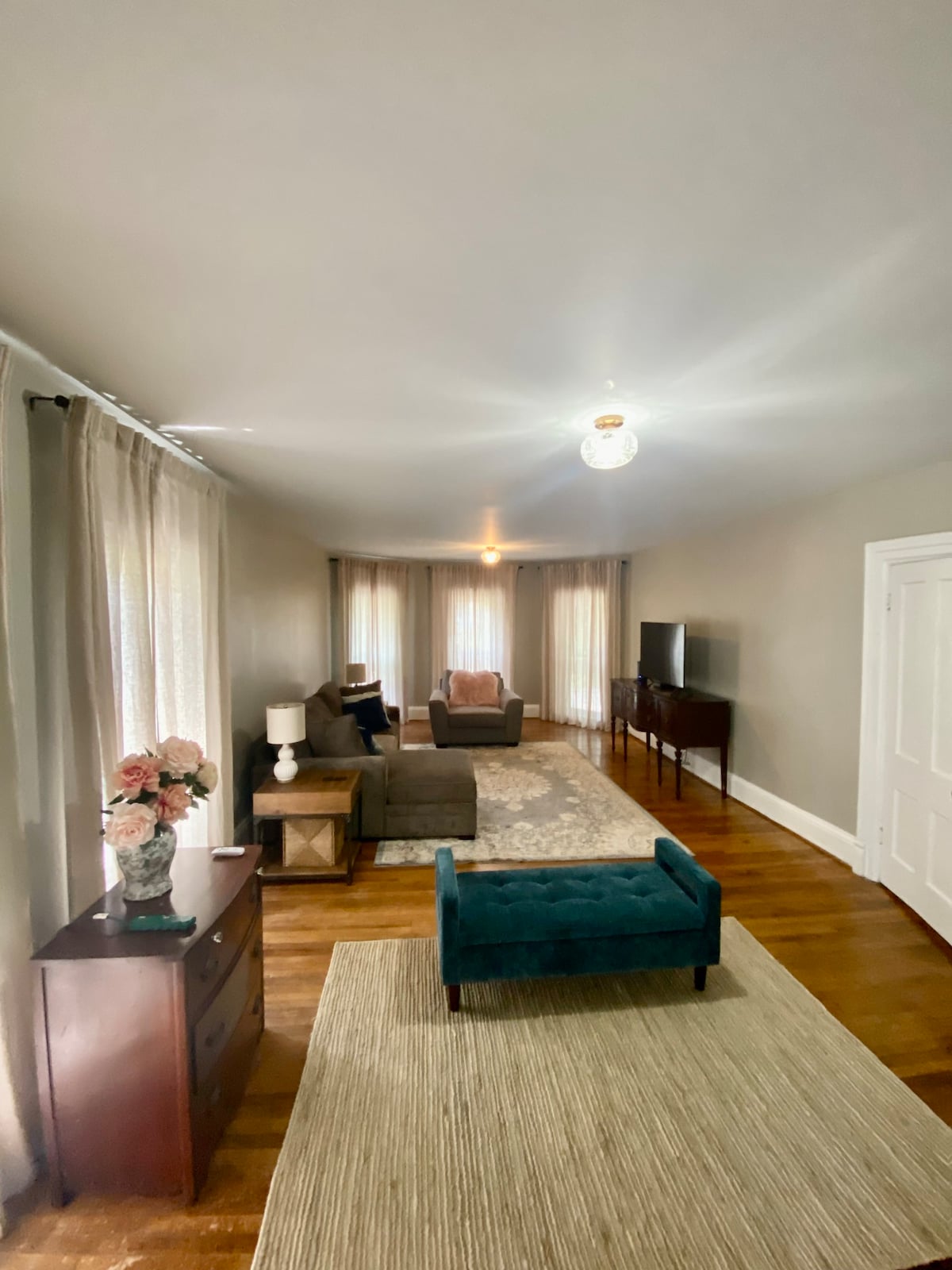 Elegant 2 bedroom apt 1 block from SUNY Fredonia