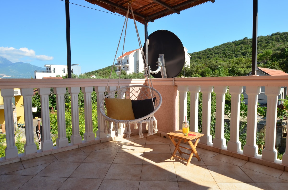 1BR Apartment with Private Terrace and Sea View