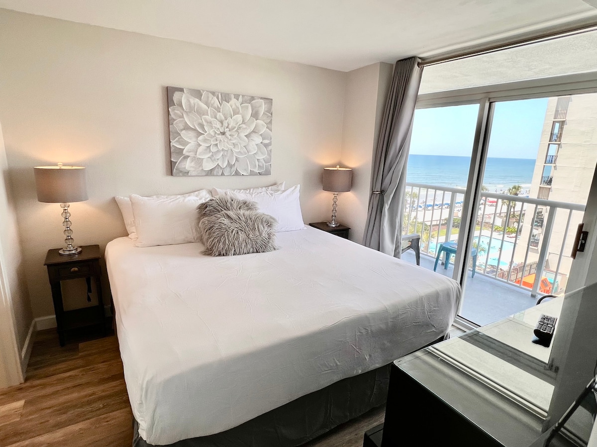 Custom OceanView Lux Getaway! 2 Bedroom/2 bath