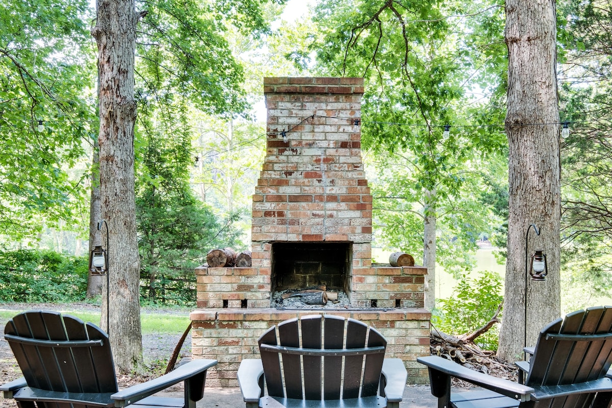 Lake House | Outdoor Chimney | Gazebo & Grills