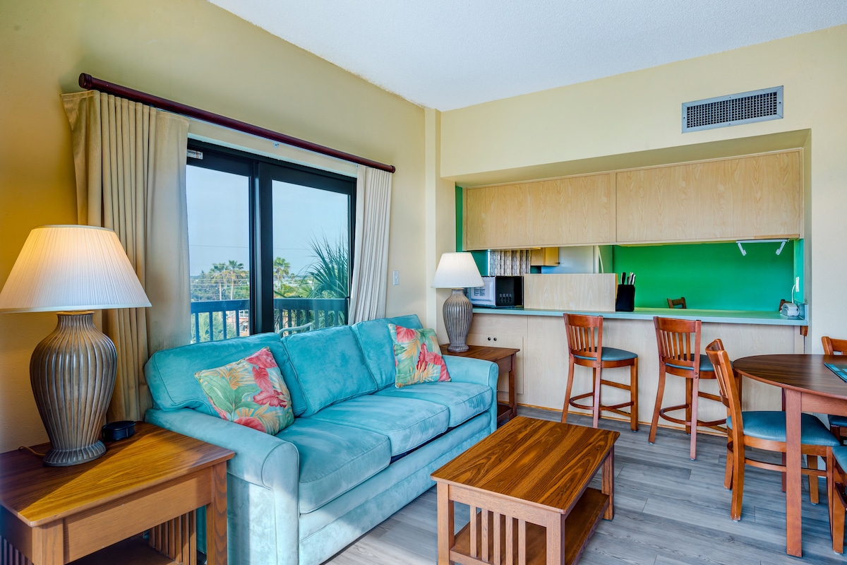 Beachside 2BR Condo with Large Balcony