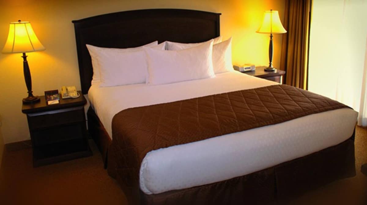 迷人的Strip Escape ：拉斯维加斯舒适2卧室套房。