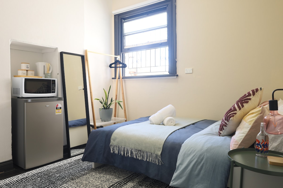 JS5 - Cute Affordable Easy Stay