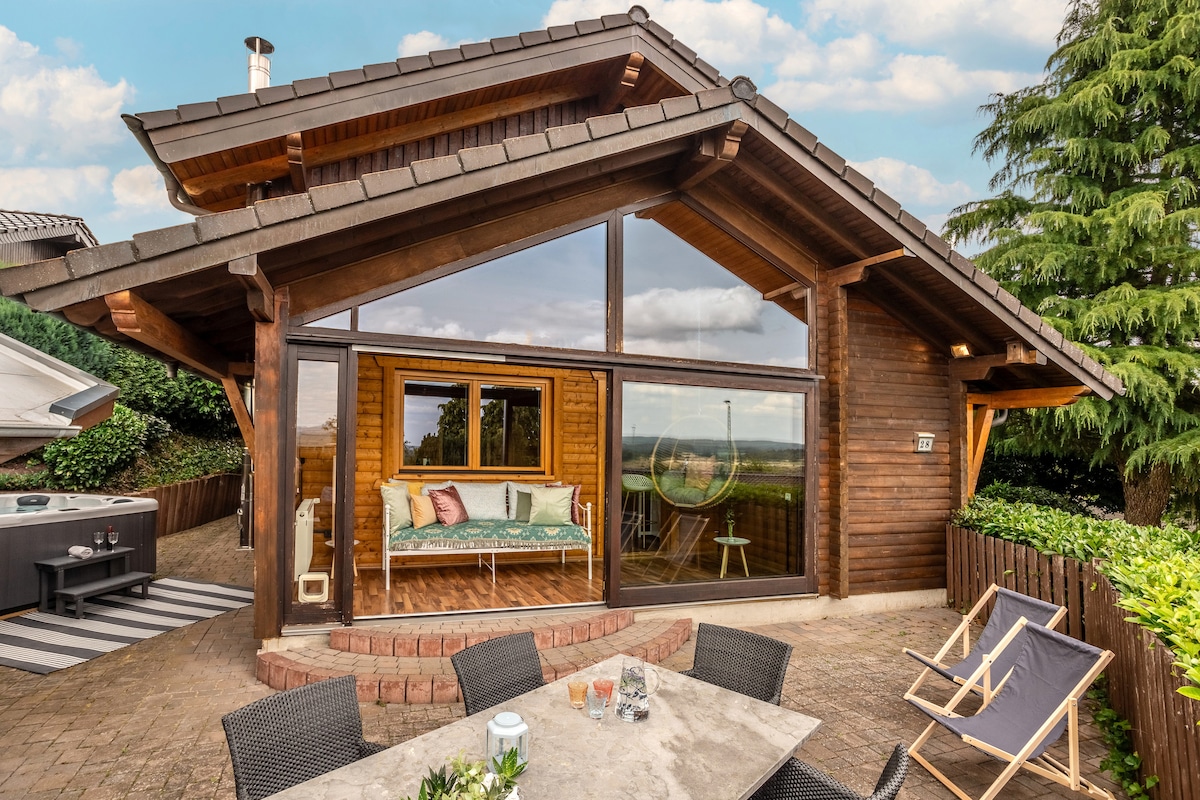 Panoramic Chalet w/ Hot Tub, BBQ, view, terrace