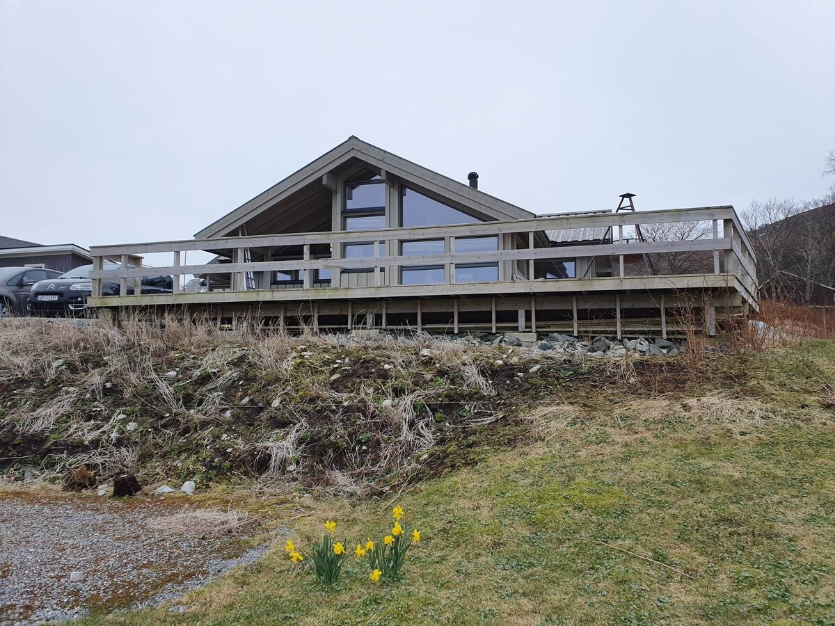 Helårshytte ved  havet på vakre Hildre ved Ålesund