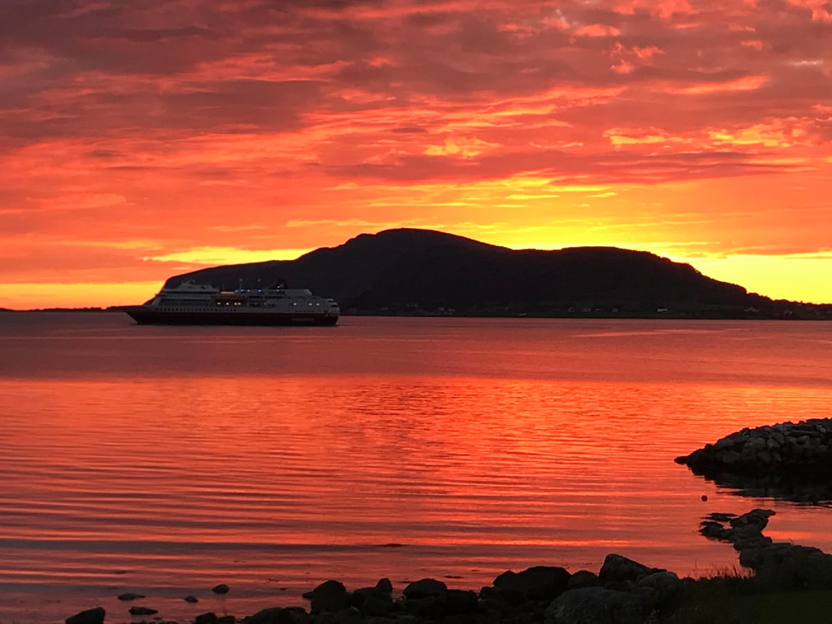 Helårshytte ved  havet på vakre Hildre ved Ålesund