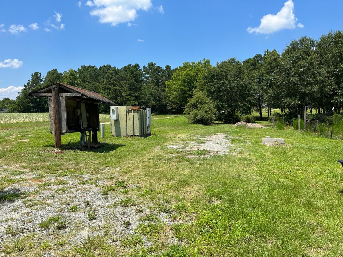 Yes to Pets! RV pad on friendly farm near Raleigh