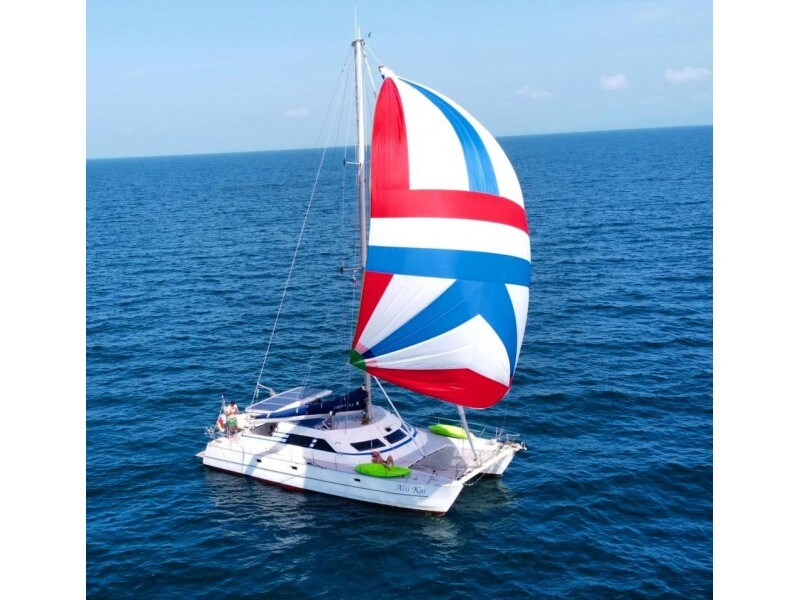Catamaran stay in Puerto Galera