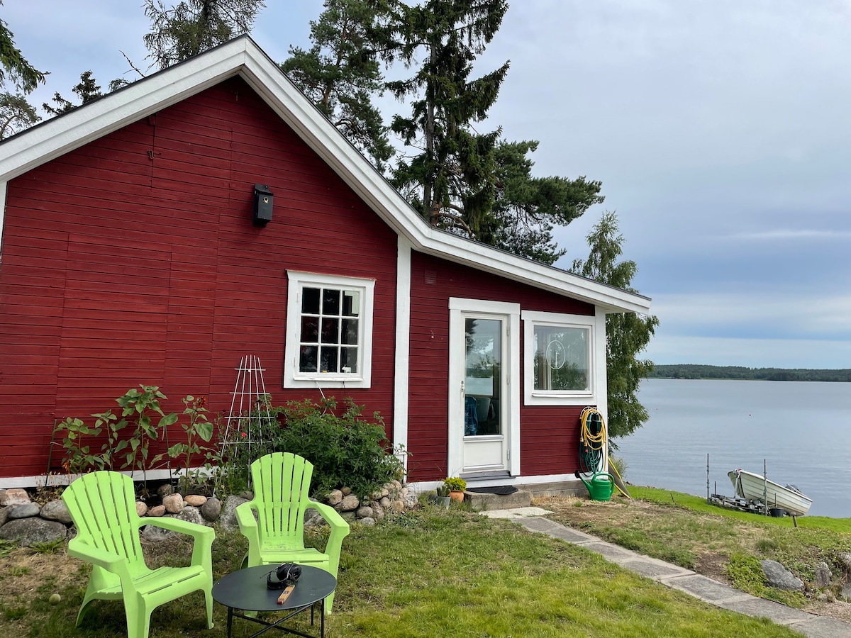 Gästhus vid Mälaren nära naturreservat