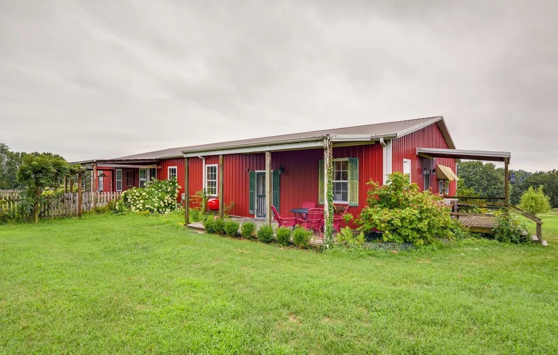 Wood Lodge at Apple Hill Farm