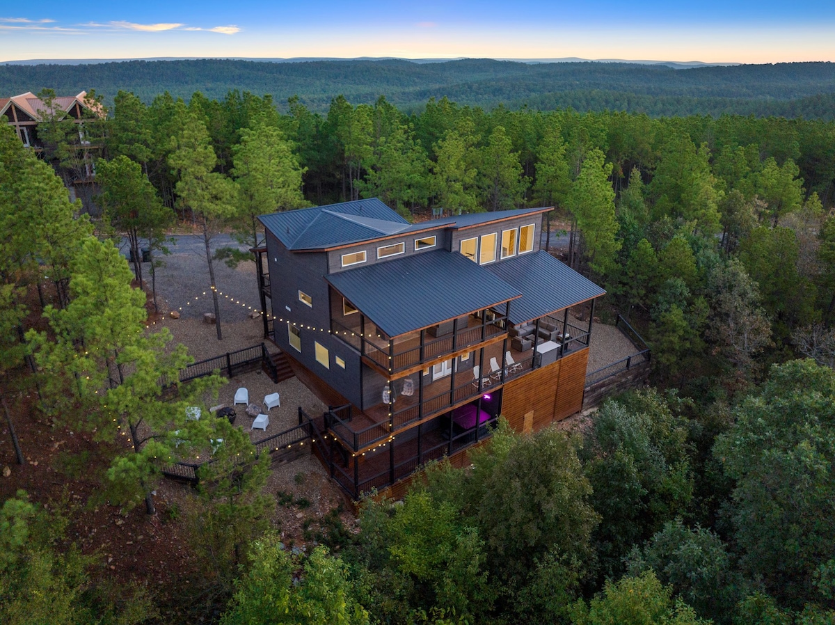 Cabin in Broken Bow w/ a view