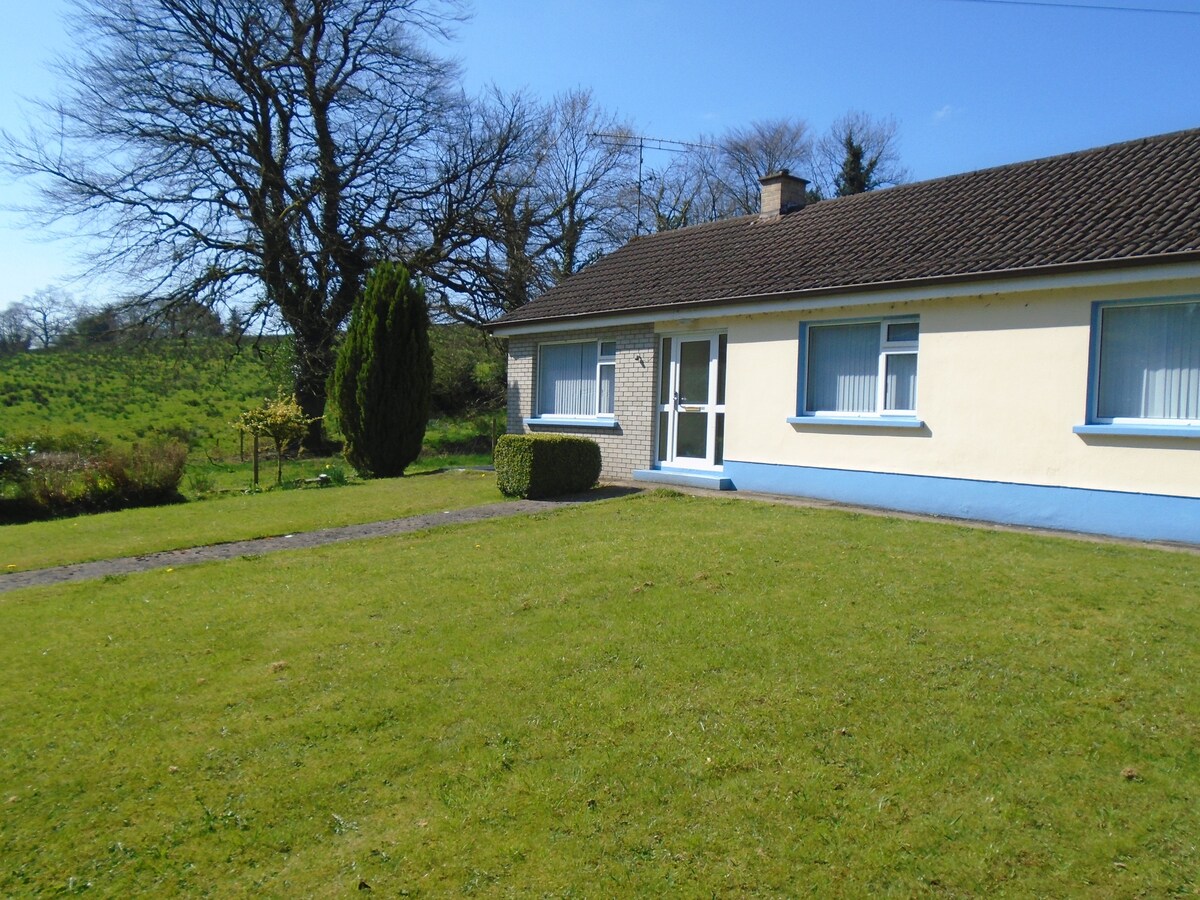 Mullinahinch - Farm house in Roslea, Co. Fermanagh