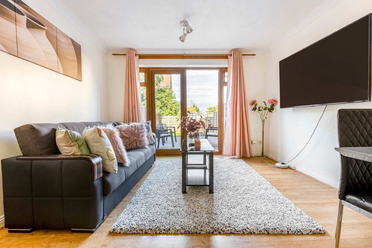 Cozy Family-Friendly House in Erith, London