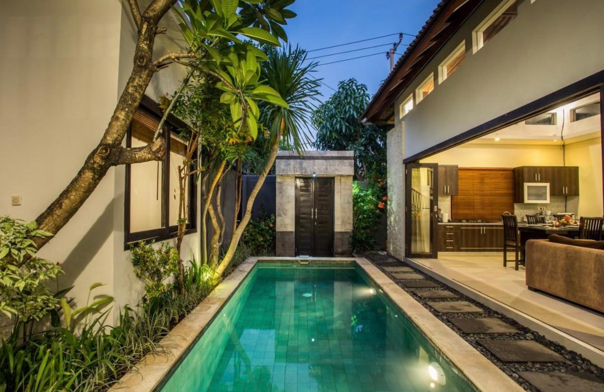 Individual enclosed villa Heart of Seminyak