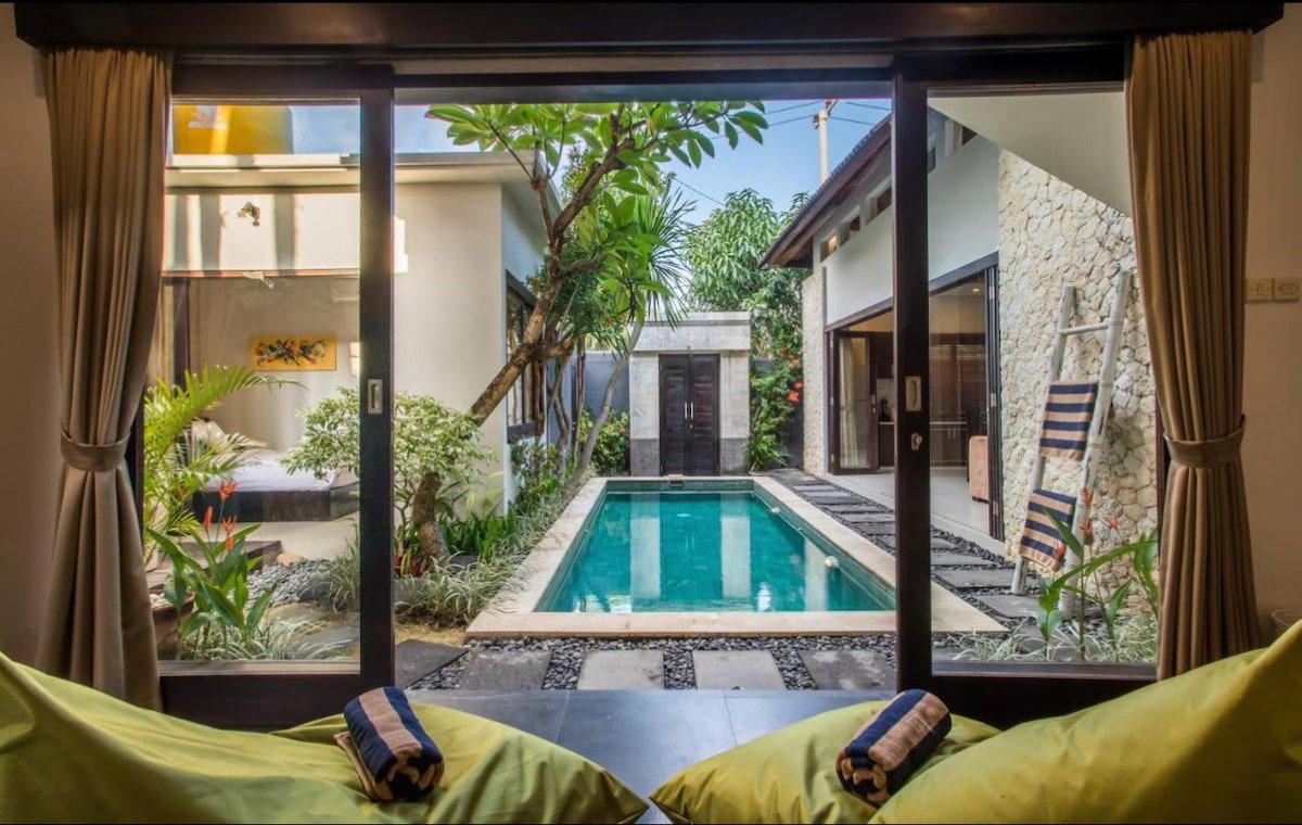 Individual enclosed villa Heart of Seminyak