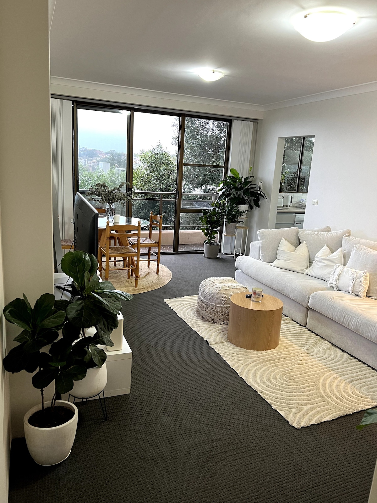 Queen room in Coogee - Bright, spacious &
homely