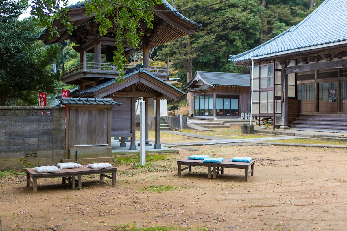 宿坊安楽寺～湖畔のお寺で１組限定の宿坊体験～