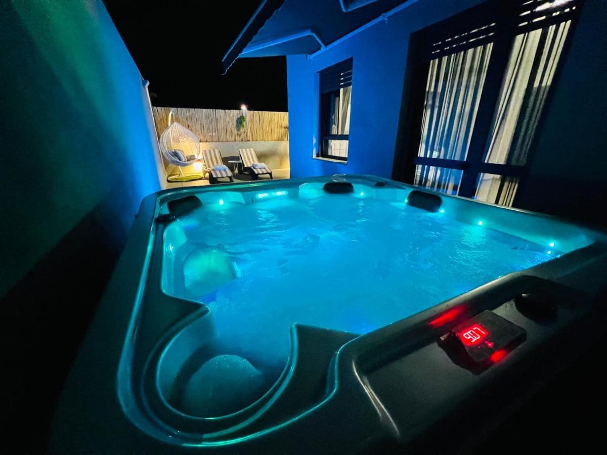 Suite with private pool and Jacuzzi