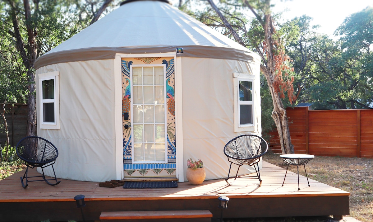 Gorgeous Yurt Escape by the Lake