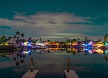 Reef Court Resort - deep water