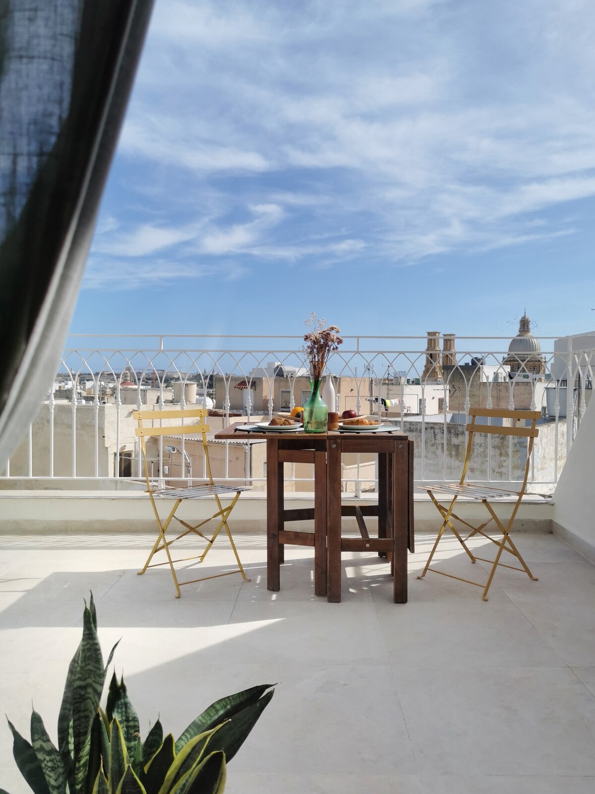 Charming Duplex Penthouse Near Valletta.