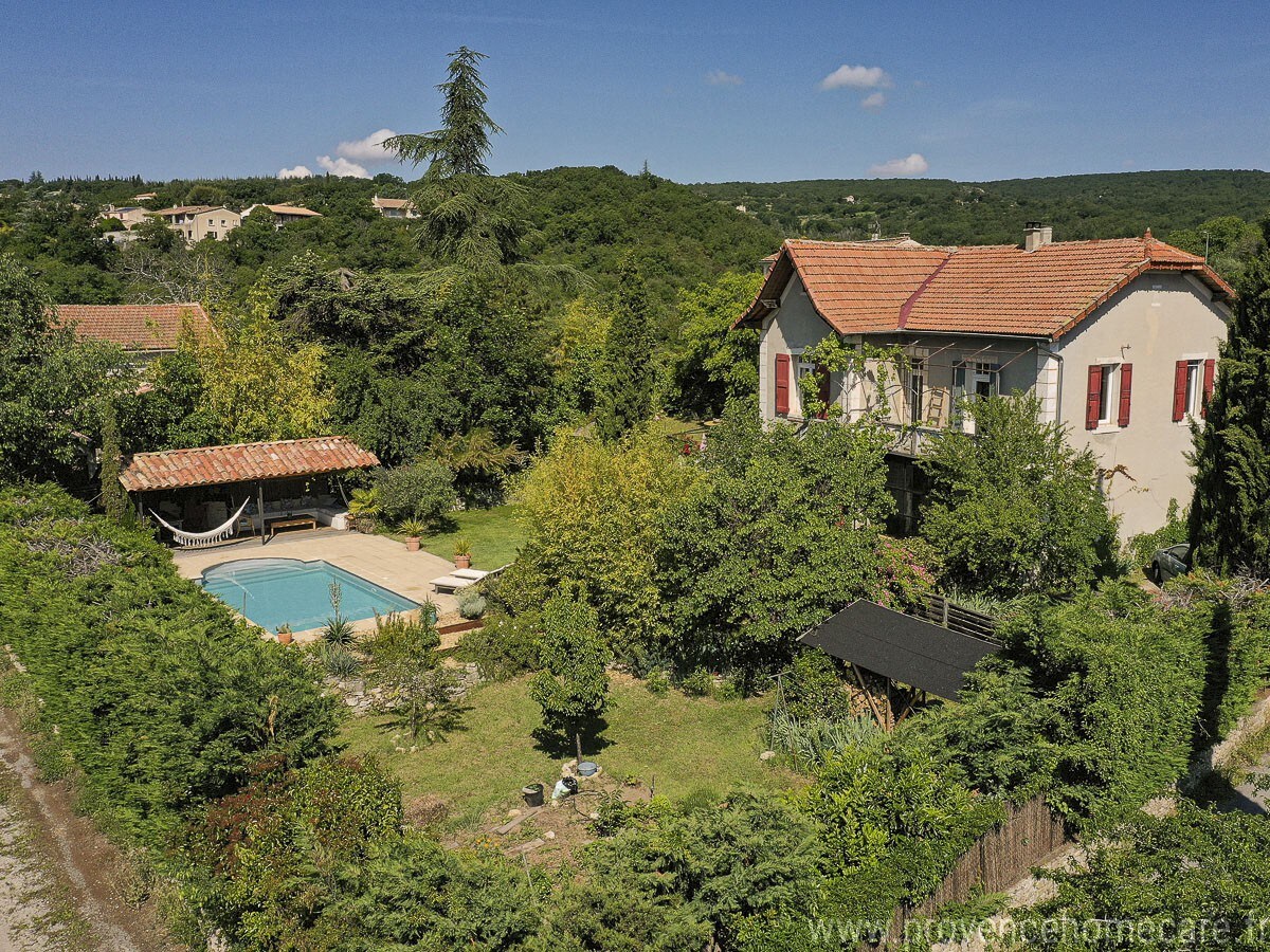 Maison Forcalquier ， 10人，花园，泳池。