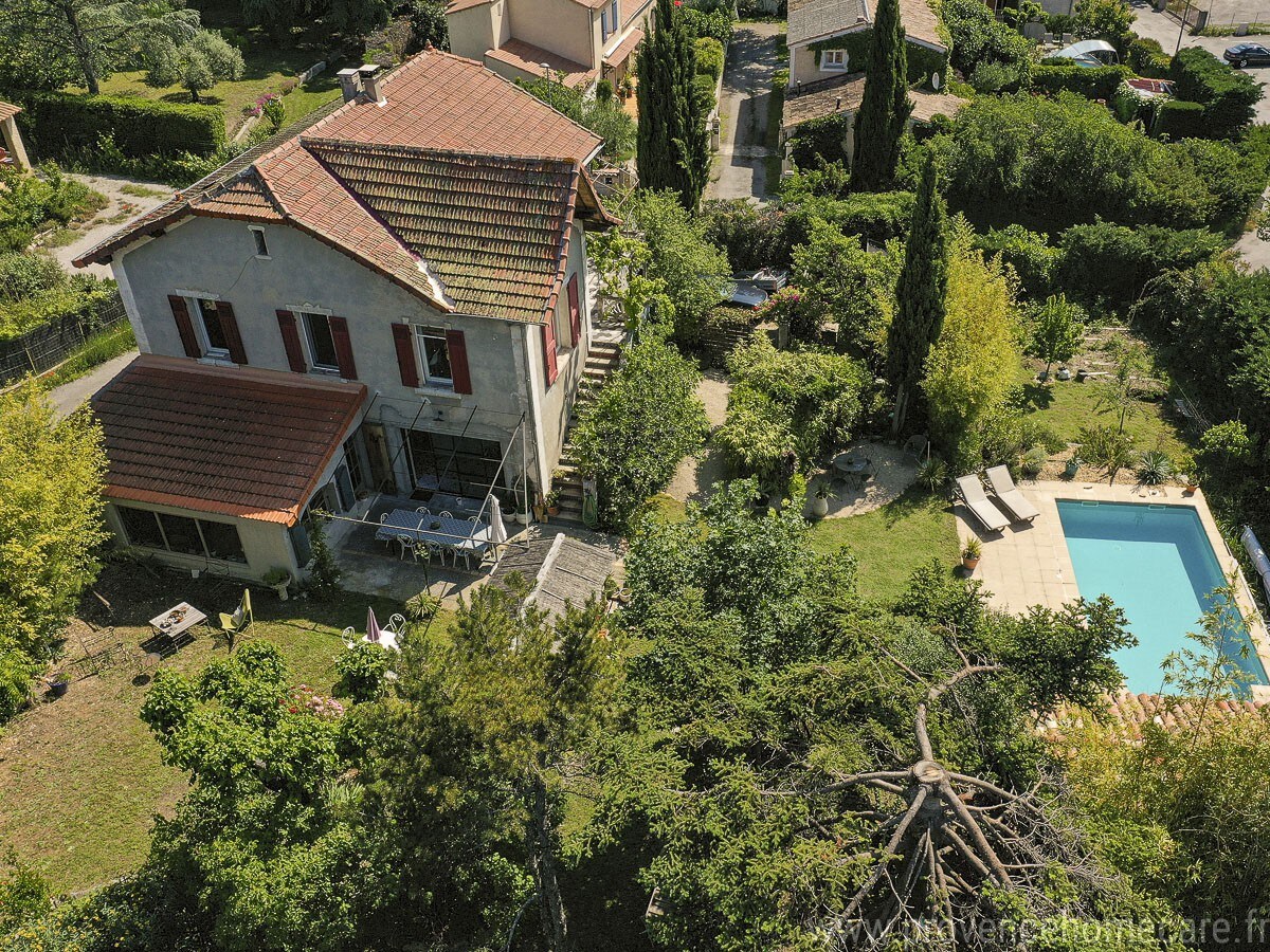 Maison Forcalquier ， 10人，花园，泳池。