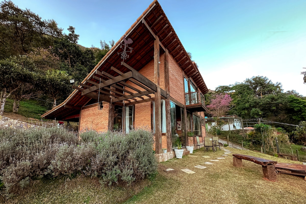 Casa Chalé Pedra da Cuca no Vale das Videiras