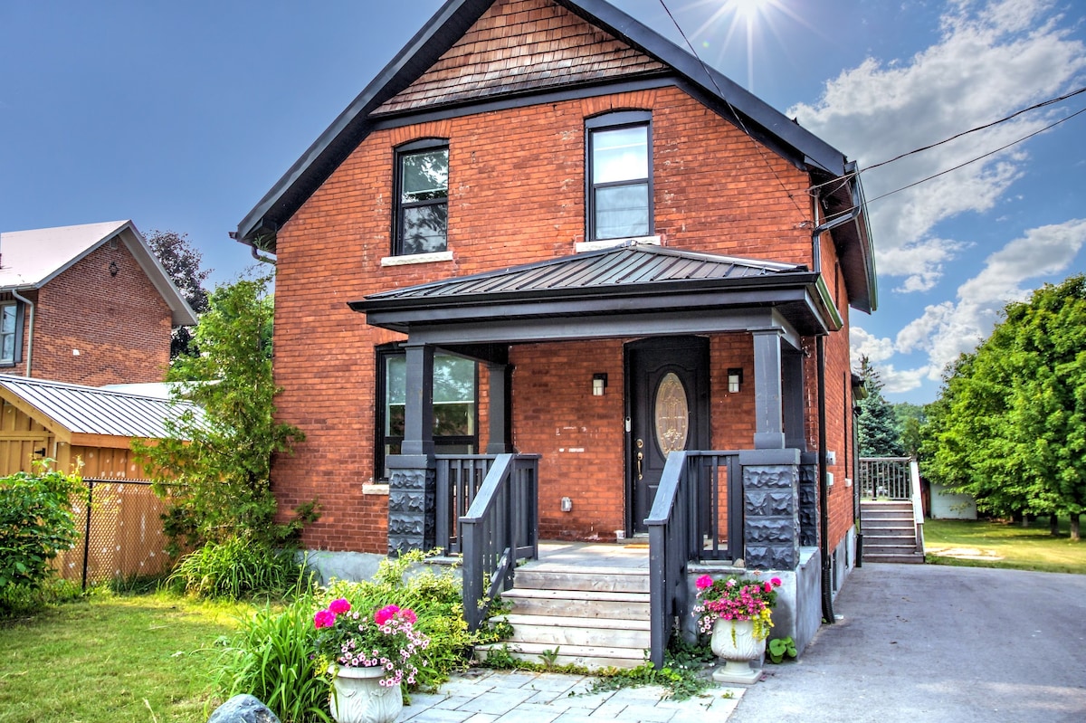 Charming Red Brick Home in Meaford ON
