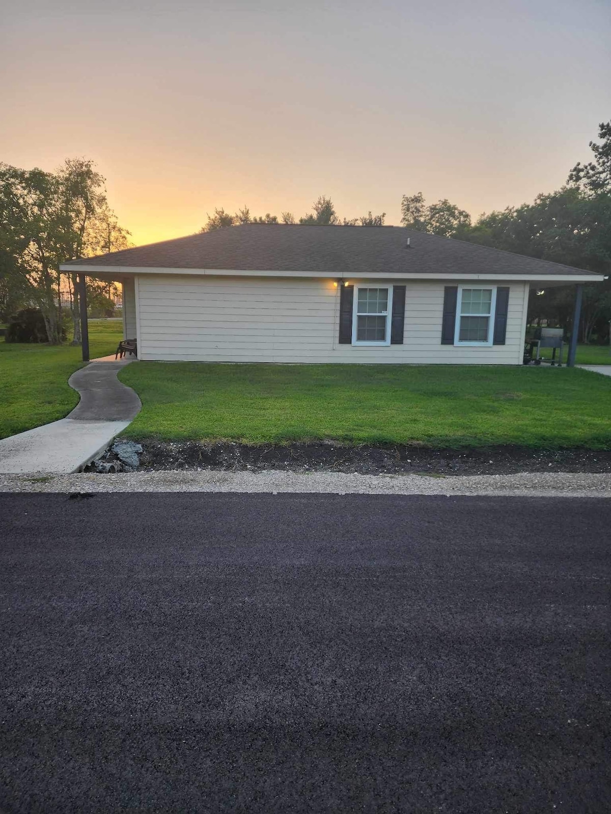 VK’s Cozy Cottage-entire house