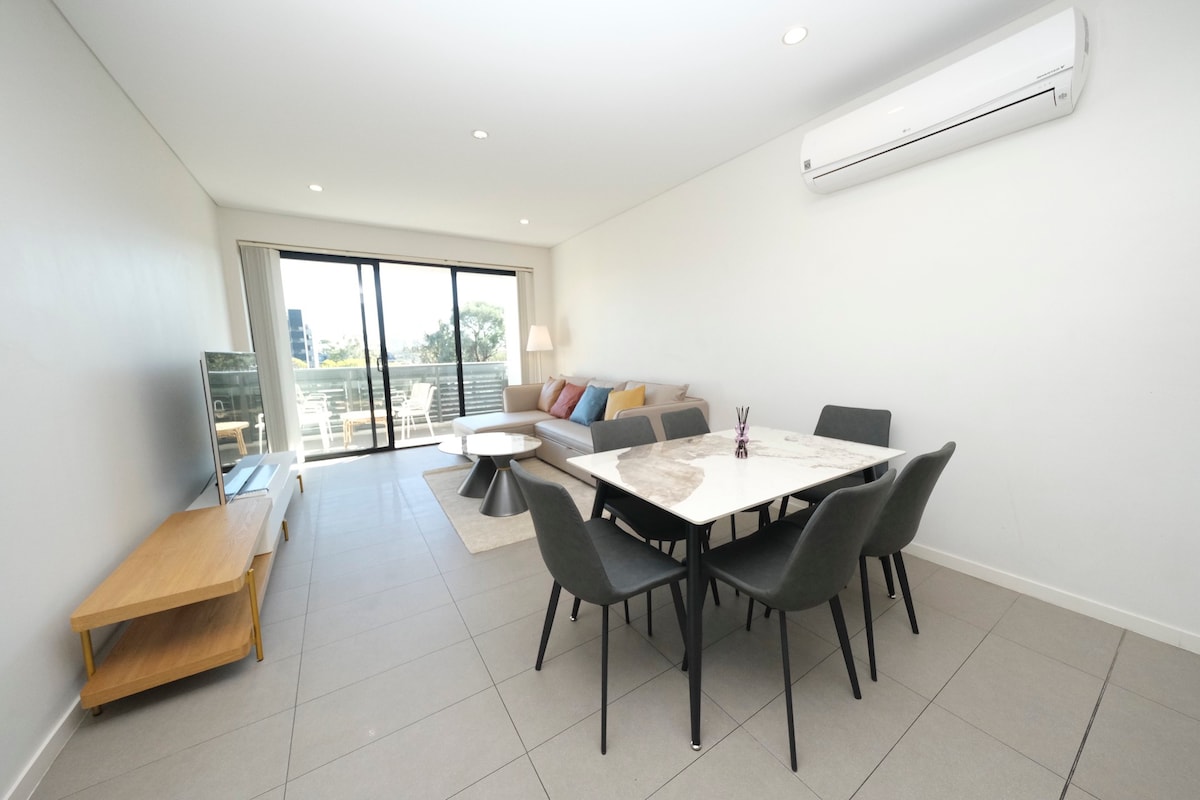 Cozy 3 bedroom Homebush apt sleeps 8 guest