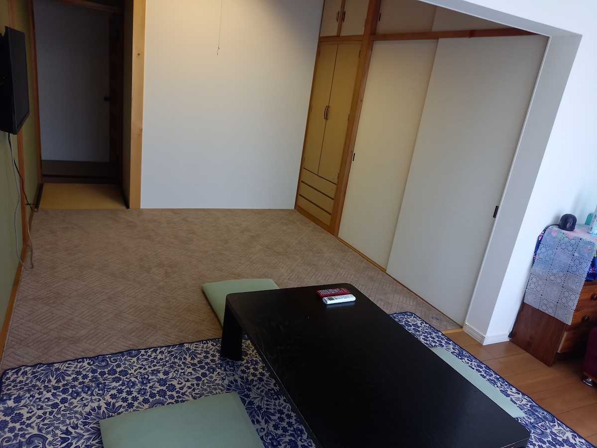 农舍民宿Minsu Tenma/2人/每晚6000日元，不含餐食（小型房间使用、卫生间、卫生间、浴缸可共用）