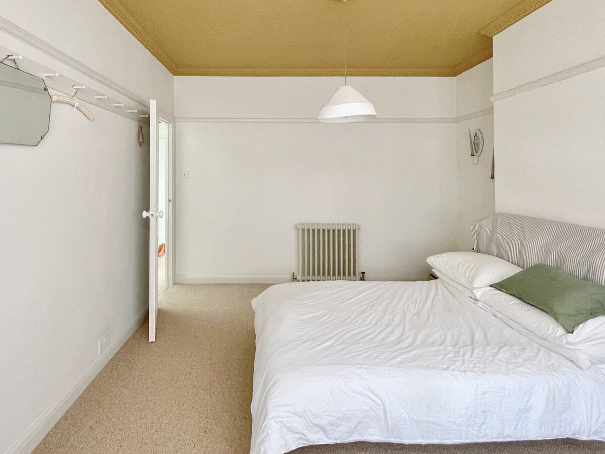 Spacious private room, near Crystal Palace park