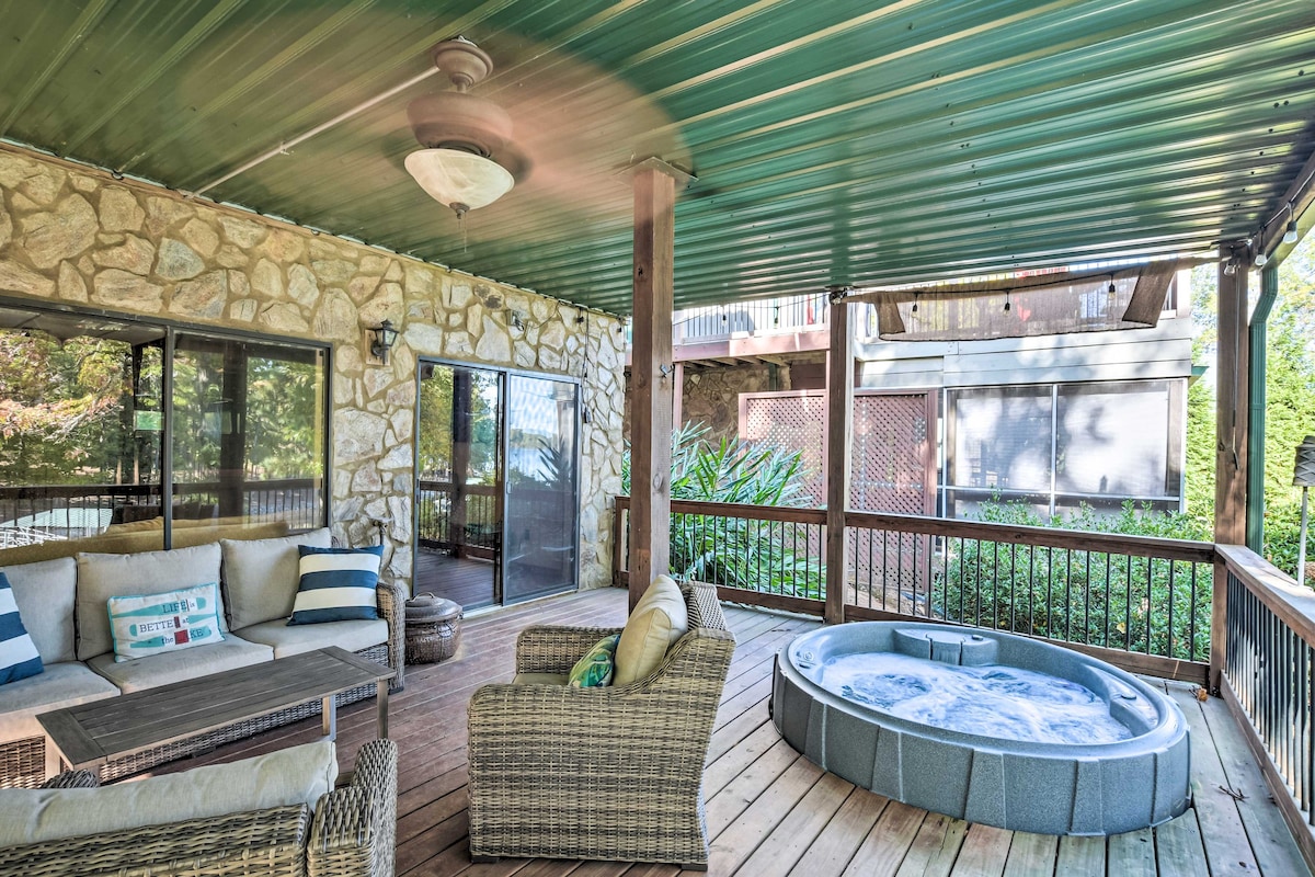 Keowee Splendor! Hot tub, dock, lake! 4br Retreat!