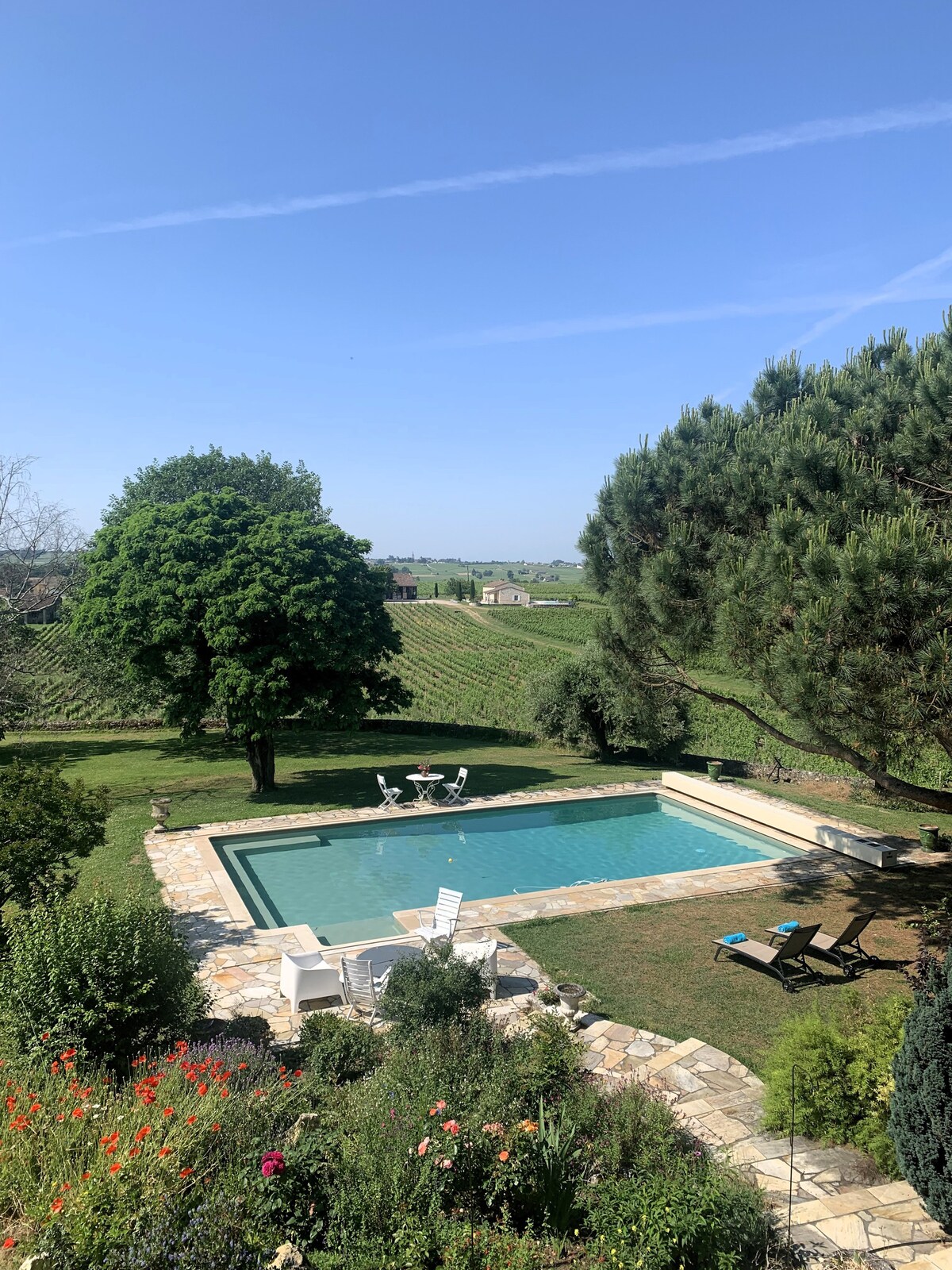 Room | Family House ~ St Georges St Emilion