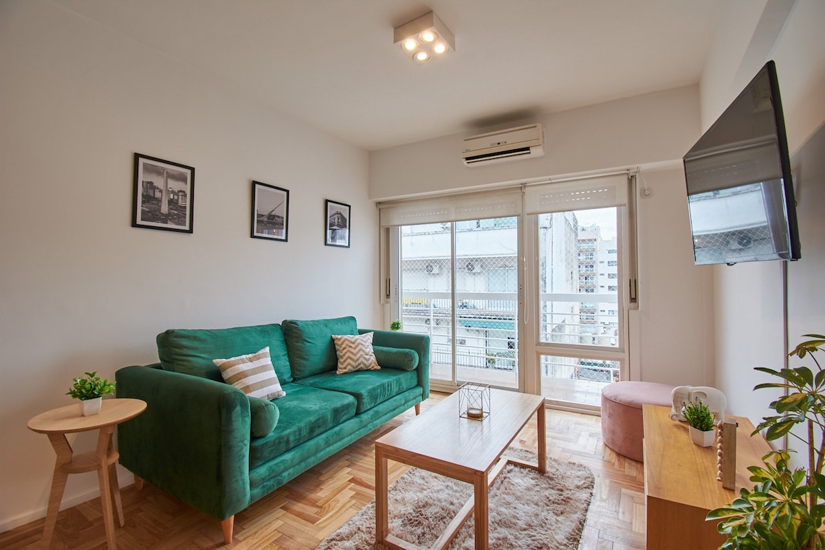 Sunny 3BR apartment in the heart of Recoleta