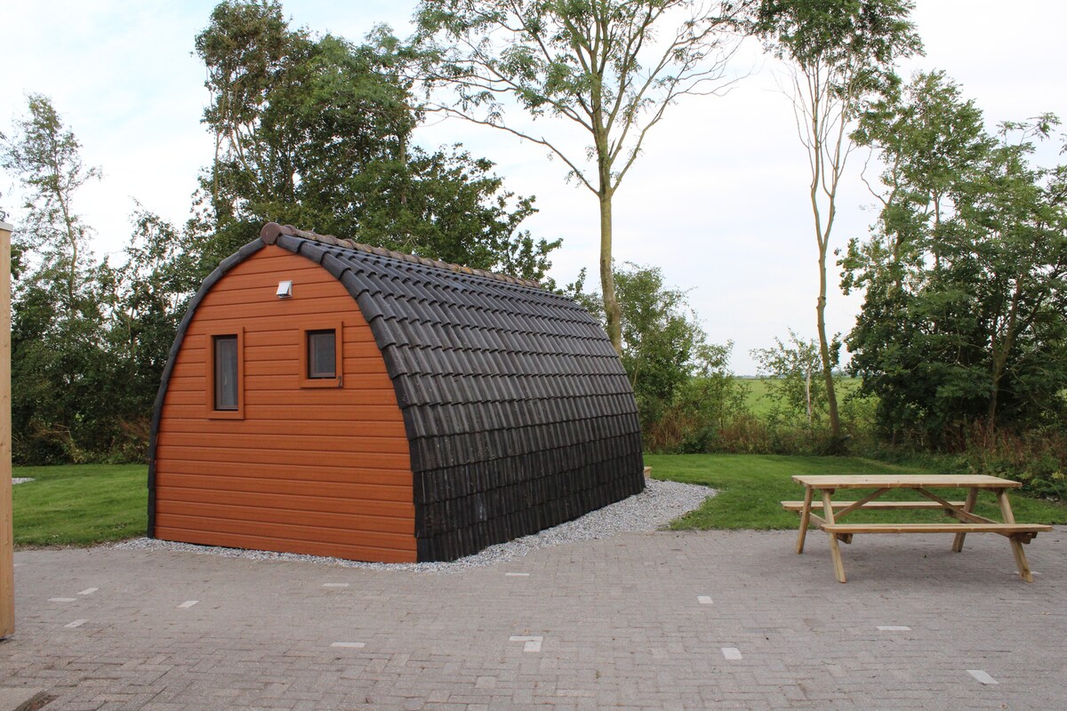 Welkom in onze knusse camping pod "Lyts Dekema 2"