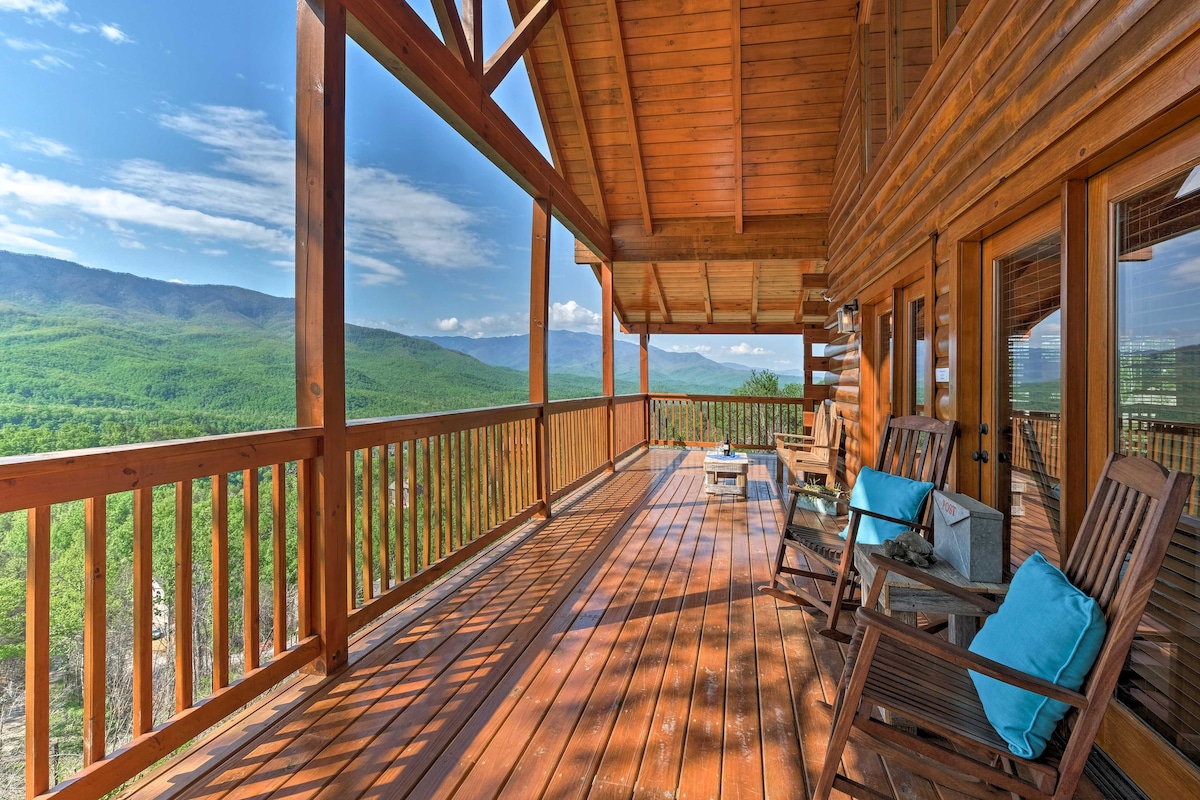 Heaven's Edge - Luxury 4 BR Cabin, Stunning Views