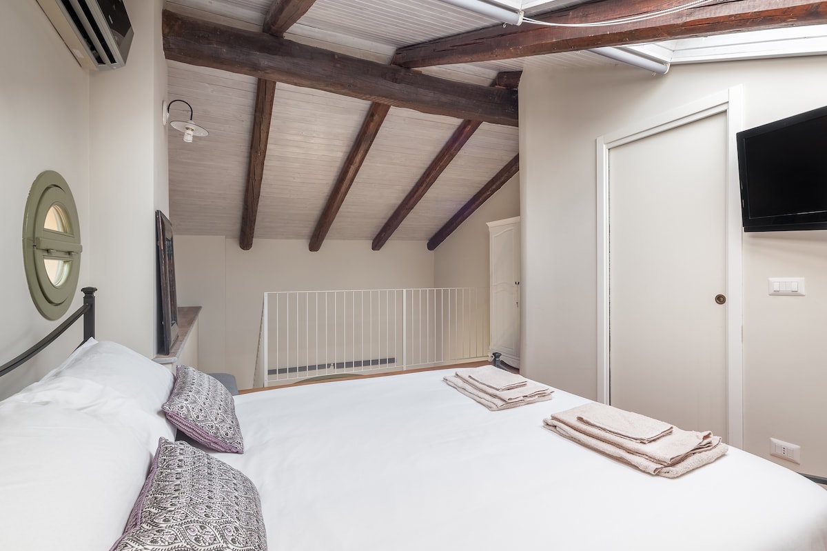 Charming Loft [Golf Club Barolo]