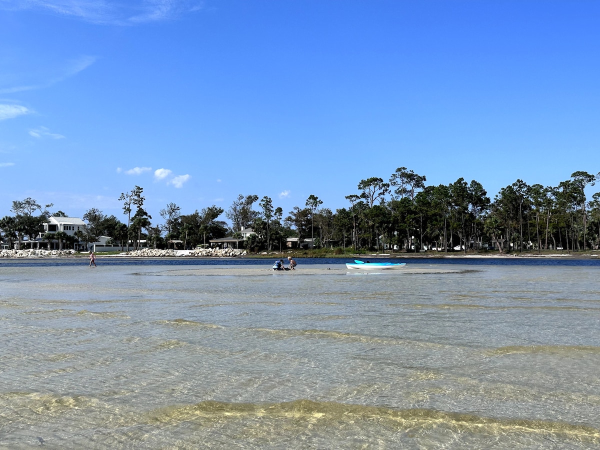 Stay By The Bay -Boat Parking & Kayaks Included!