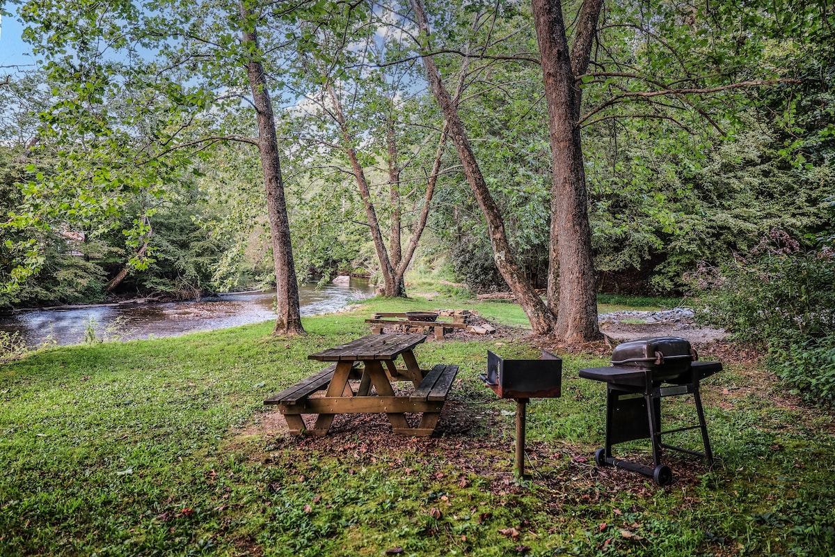 Moose Lodge-Toccoa river HotTub