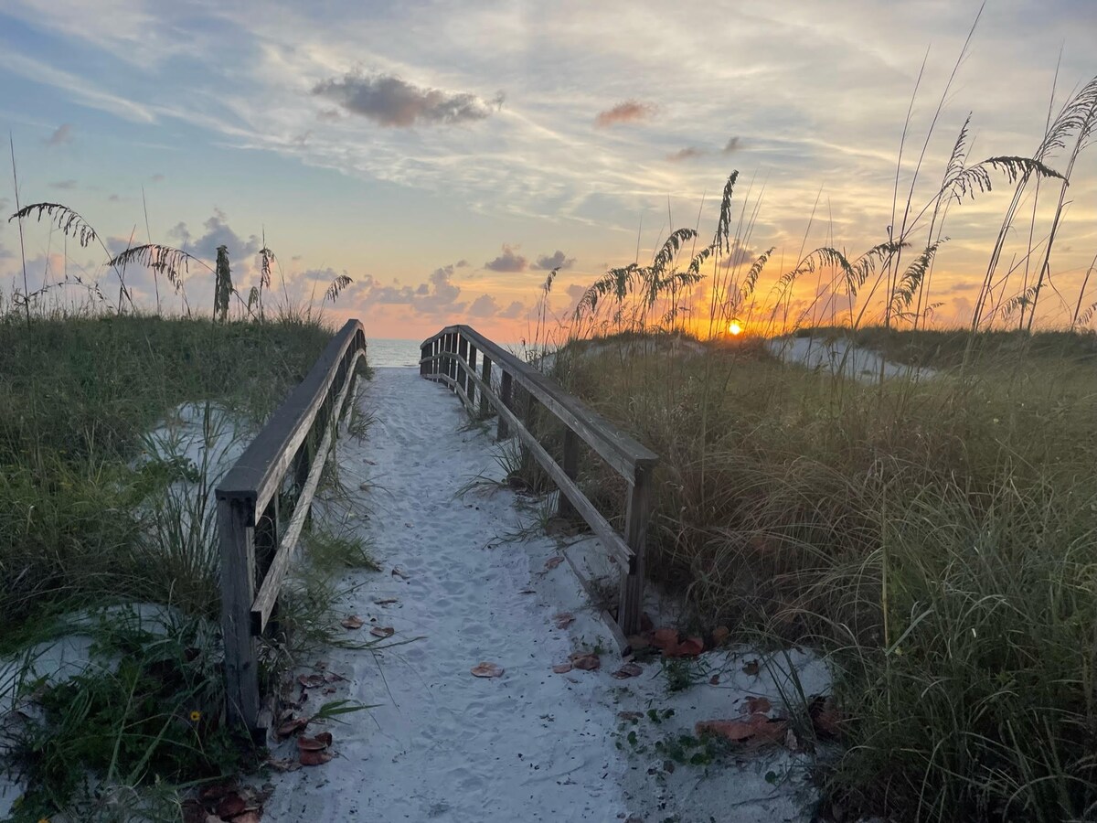 雷丁顿海滩（ Redington Beach ）