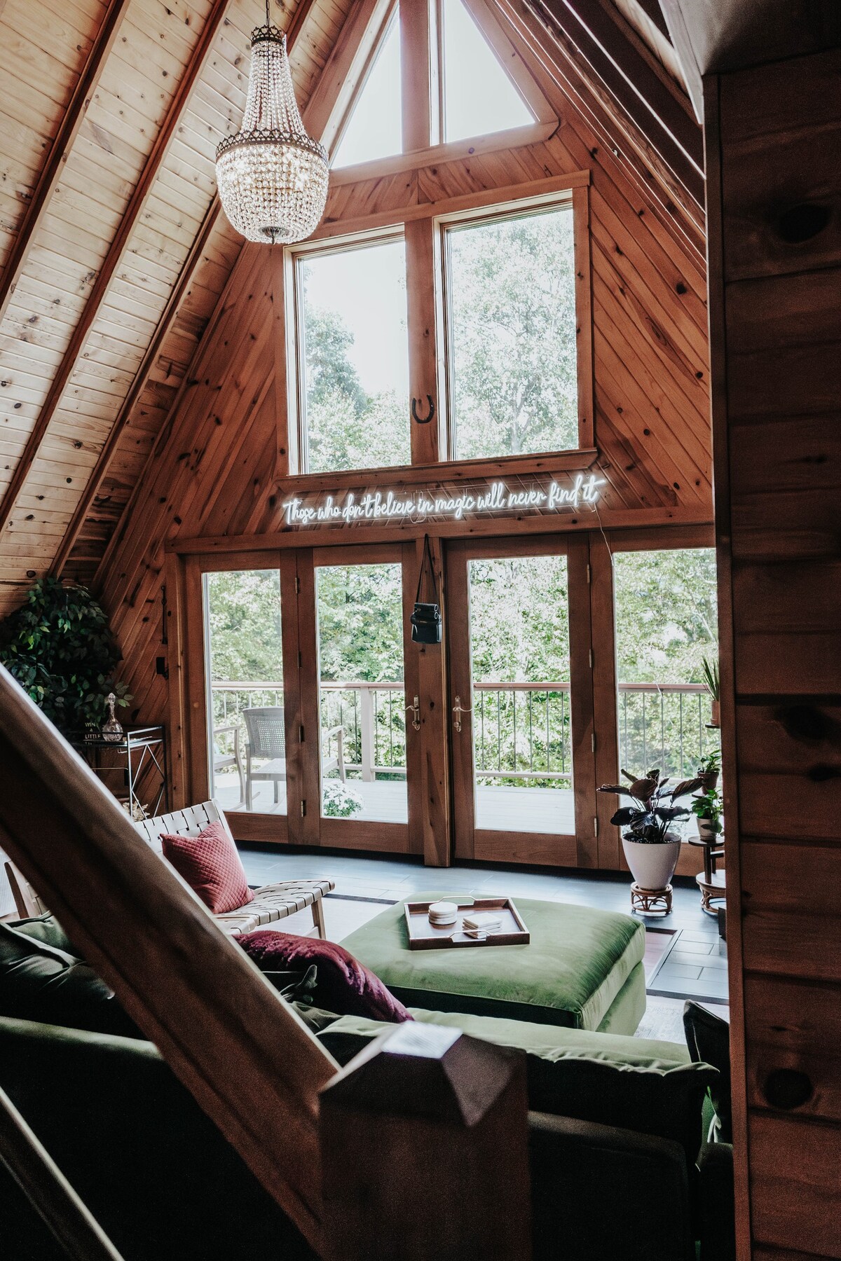 A-Frame in the Woods + Hot Tub